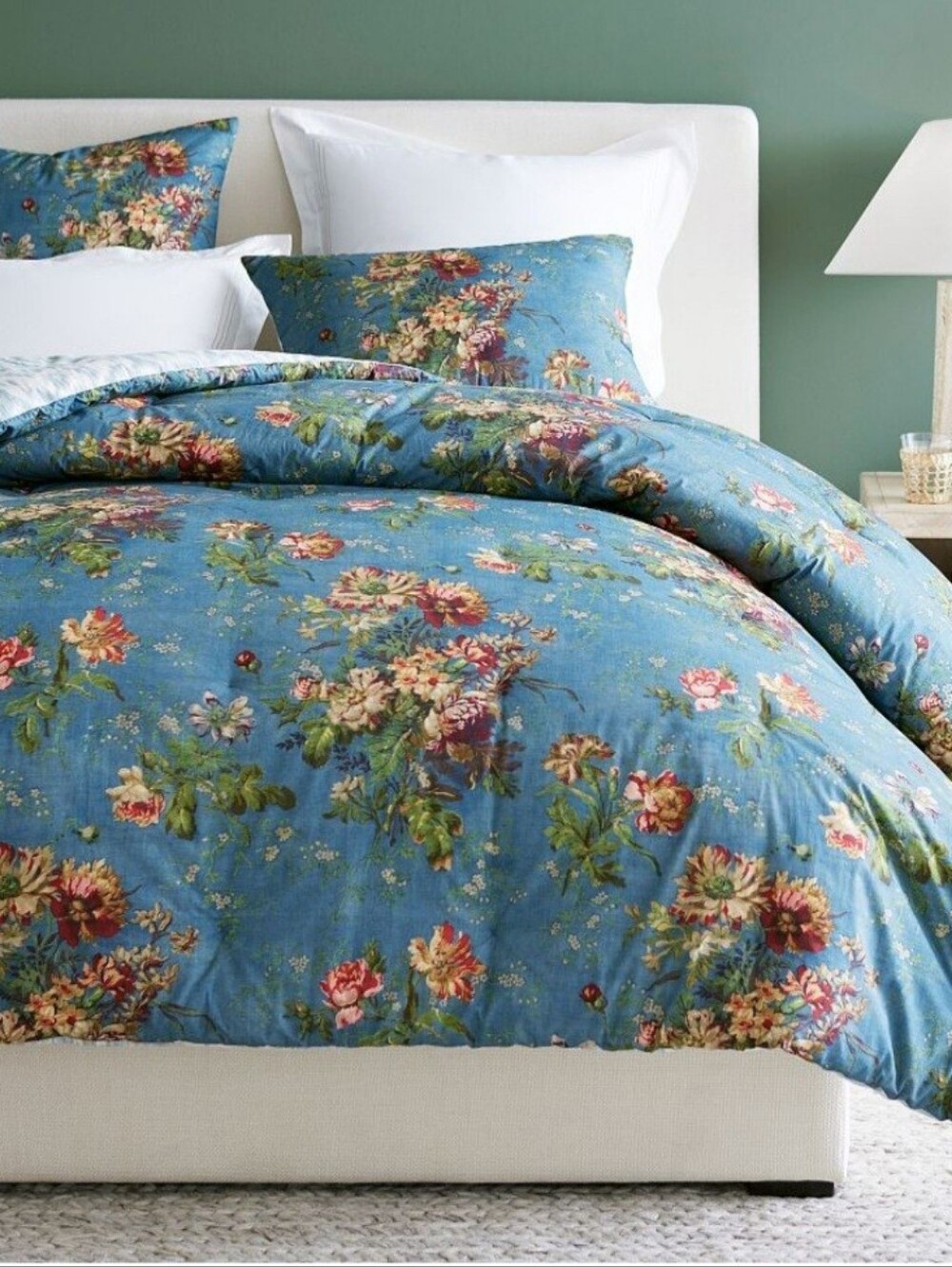 NWT.POTTERY BARN Meadow Floral Reversible Comforter, King Size, 2 Matching Shams